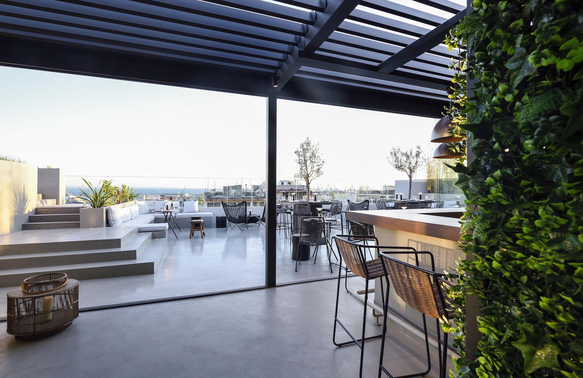 Onoma Hotel Selanik Dış mekan fotoğraf The rooftop bar at the hotel