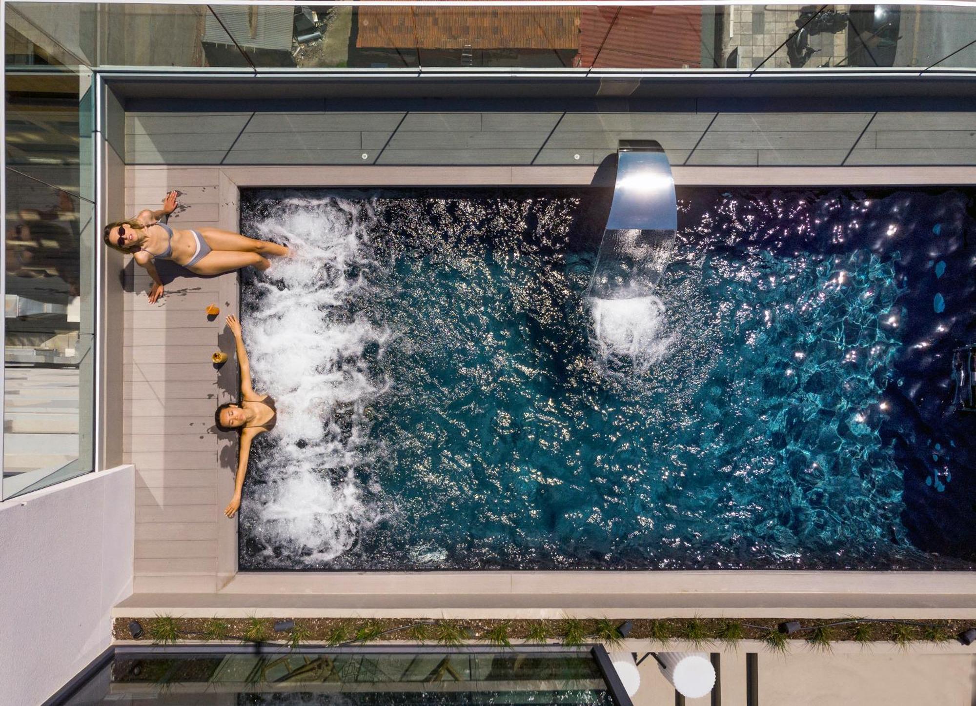 Onoma Hotel Selanik Dış mekan fotoğraf The pool at the 2012 Olympic Village